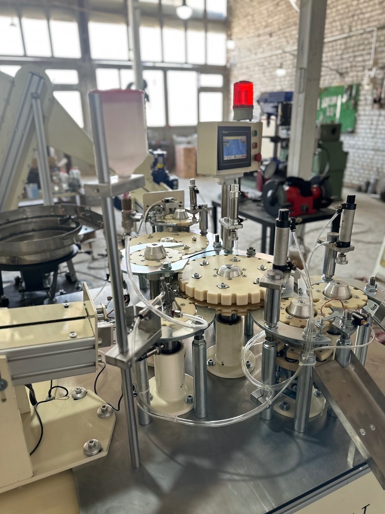  طراحی و ساخت انواع ماشین آلات صنعتی شرکت نهامین صنعت کبودان در آذربایجان غربی